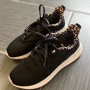Size 6 women’s adidas leopard print cloud foam super
